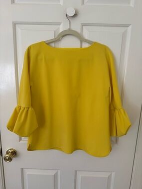 Ann Mashburn Yellow Ruffled Sleeve Women's Top Size Small